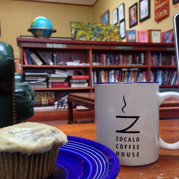 6/27/2013 tarihinde Kathleen N.ziyaretçi tarafından Zocalo Coffeehouse'de çekilen fotoğraf