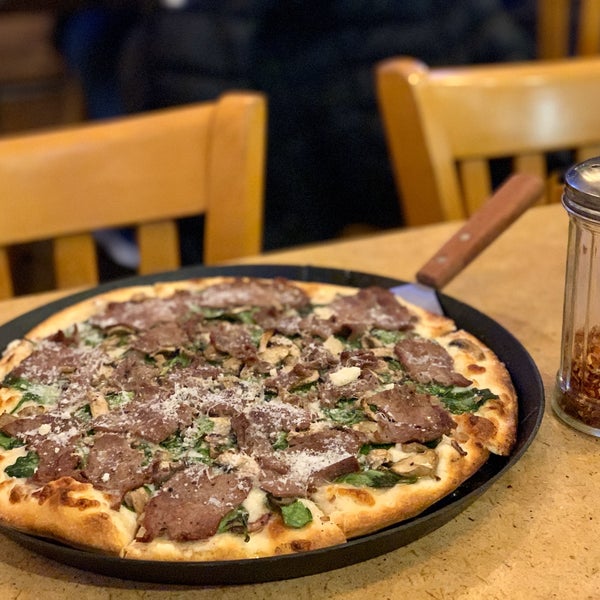Снимок сделан в Pizza California пользователем Kathleen N. 1/11/2020