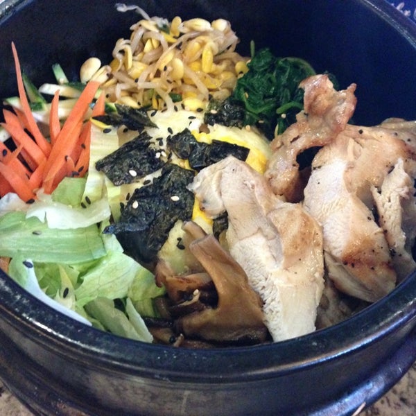 Foto tomada en Burnt Rice Korean Restaurant  por Kathleen N. el 7/13/2013
