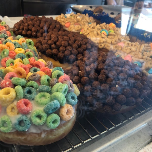 Foto tirada no(a) Gonutz with Donuts por Kathleen N. em 1/23/2019
