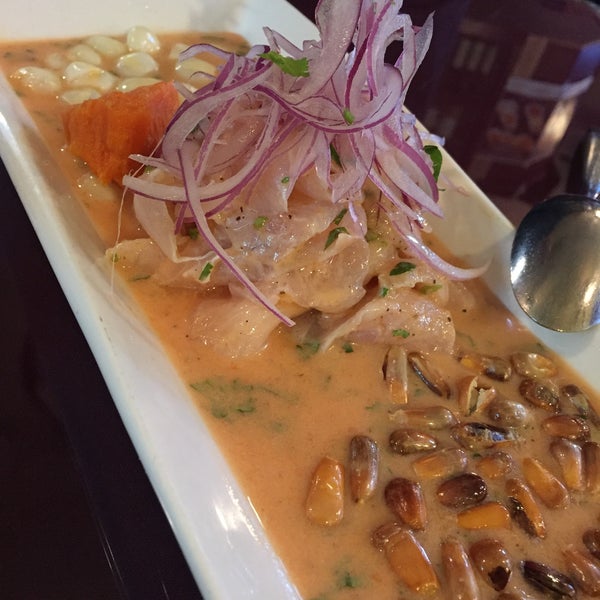 Снимок сделан в Emelina&#39;s Peruvian Restaurant пользователем Kathleen N. 5/16/2015