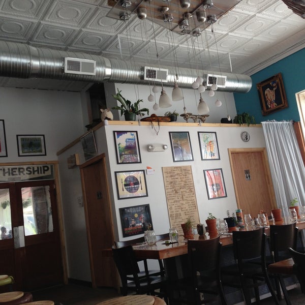4/27/2013にJoe T.がMothership Restaurantで撮った写真