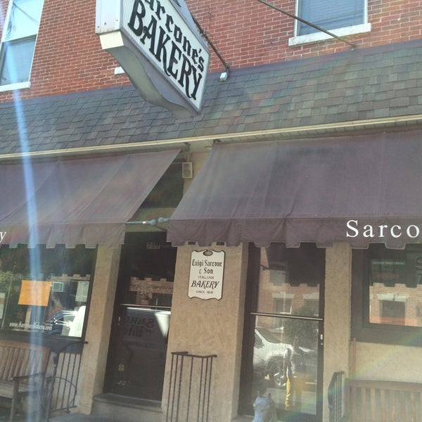 Photo taken at Sarcone&#39;s Bakery by Yolanda s. on 9/15/2014