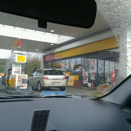 Shell Gas Station In Benrath