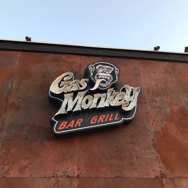 รูปภาพถ่ายที่ Gas Monkey Bar N&#39; Grill โดย Kashif H. เมื่อ 4/21/2017