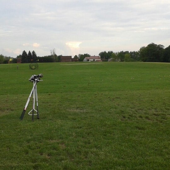 Zigfield Troy Golf Range & Par 3 Golf Course in Woodridge