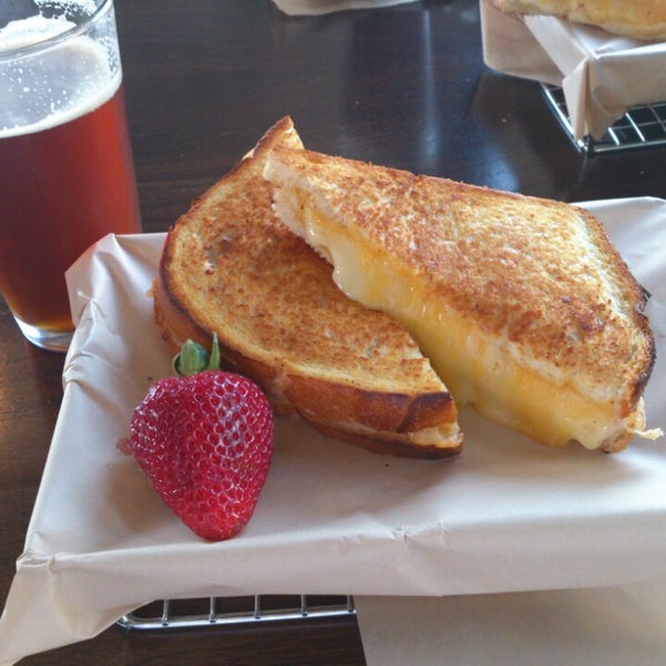 Photo taken at The American Grilled Cheese Kitchen by Matthew D. on 6/22/2013