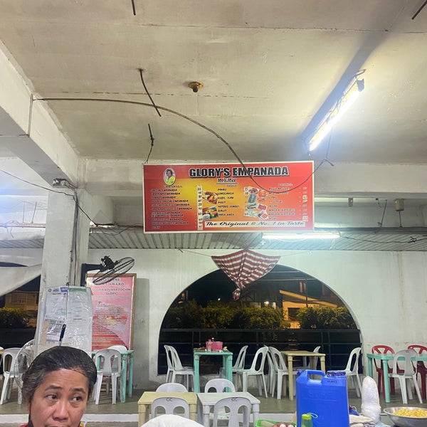 Batac Riverside Empanadaan - 30 tips