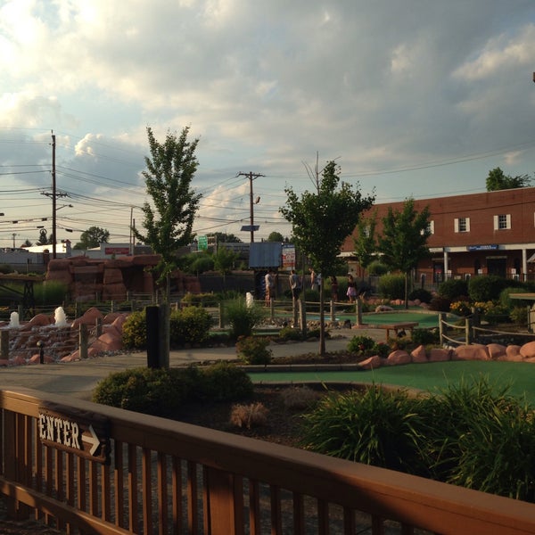 Dynamite Falls Mini Golf Mini Golf Course in Fairfield