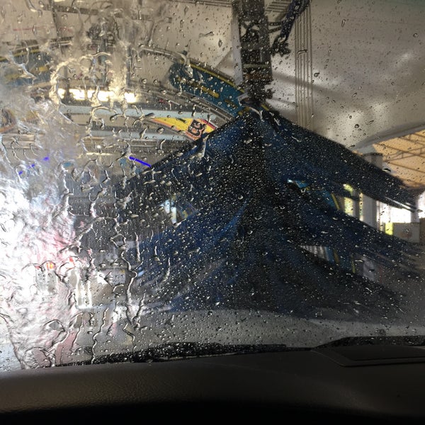 3/5/2015에 Kathy J.님이 Classic Car Wash에서 찍은 사진