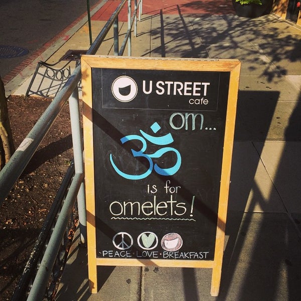 Das Foto wurde bei U Street Café von James D. am 10/7/2014 aufgenommen