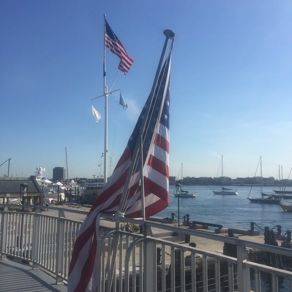 Снимок сделан в Boston Harbor Cruises пользователем Thas S. 7/9/2018