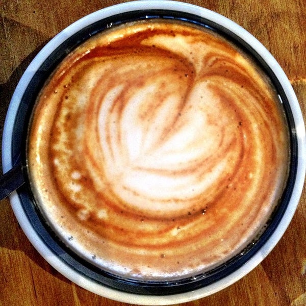 รูปภาพถ่ายที่ 2Pocket Fairtrade Espresso Bar and Store โดย Chazzazoo เมื่อ 5/12/2013