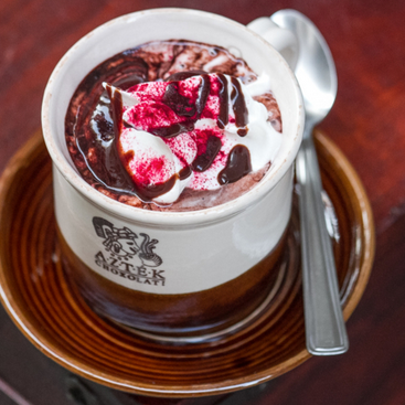 Find classic flavours + specialties like fig-strawberry-pepper or pear. The hot chocolates here have an intense chocolatey flavour, a delightfully creamy texture and the whipped cream is thick.