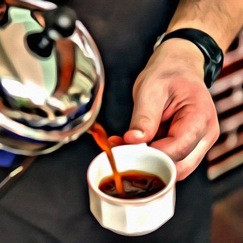 The best coffees in Budapest are brewed at Tamp & Pull. Both the brewing process and the serving are masterful here. Their name derives from the last two steps of the espresso-brewing process.