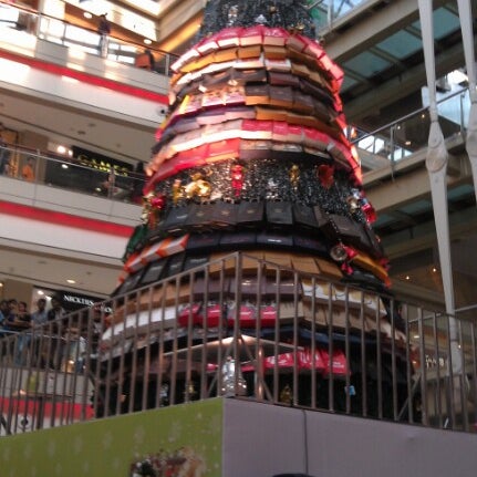 Снимок сделан в Korum Mall пользователем Rahul J. 12/23/2012