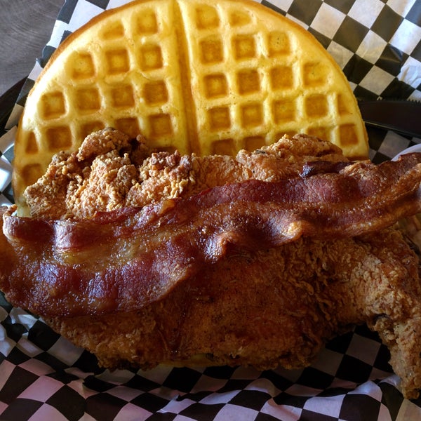 Had the chicken and waffles. Chicken had no flavor and was close to burnt whereas the waffle was dry and not at all fluffy. Almost tasted like they were made using store bought mix. Very poor.
