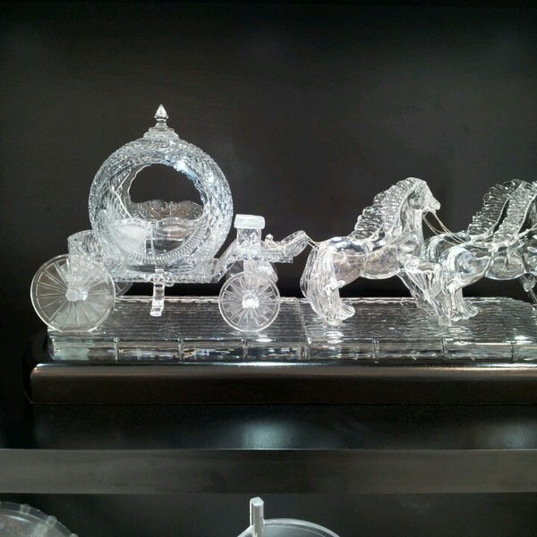 Photo taken at House of Waterford Crystal by Denis V. on 5/21/2013