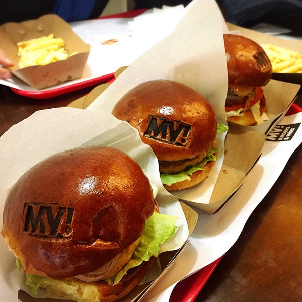 2/16/2018 tarihinde Sarah A.ziyaretçi tarafından My! Burgers &amp; Fries'de çekilen fotoğraf