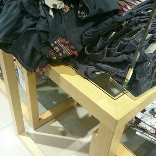 Fotos Em Zara みなとみらい21 359 Clientes