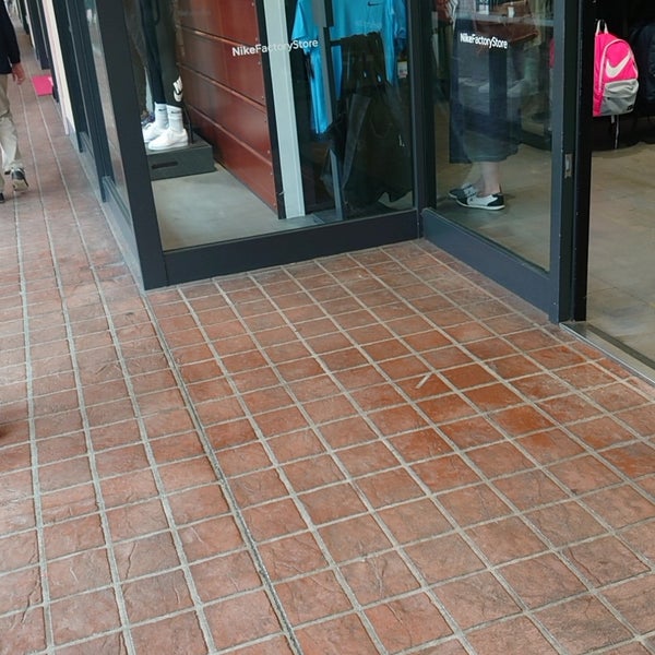 Nike Factory Store 南大沢1 600