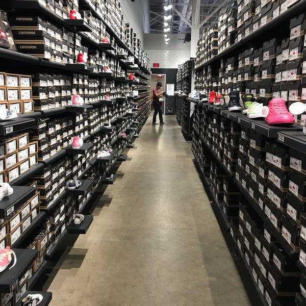Converse Factory Outlet Midtown 1 tip