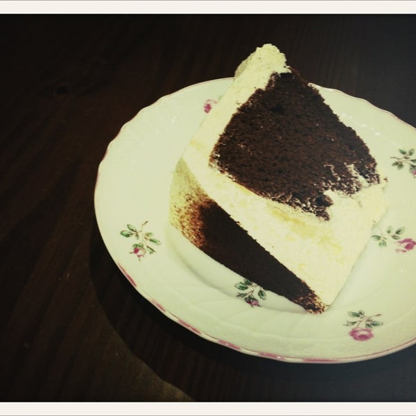 3/4/2013 tarihinde Franka K.ziyaretçi tarafından Chiffon Cake 日式戚風專賣店'de çekilen fotoğraf