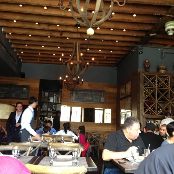 3/23/2013에 Simon B.님이 Aged Restaurant and Bar에서 찍은 사진