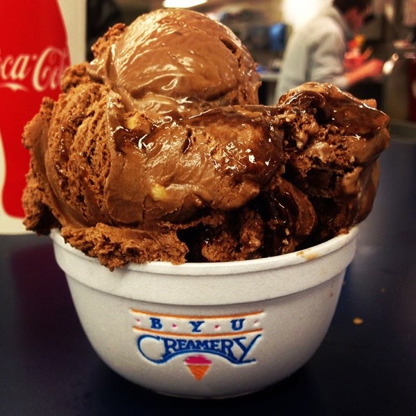 u crew thai creamery & tea