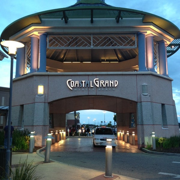 5/4/2013 tarihinde Brandon S.ziyaretçi tarafından Coastal Grand Mall'de çekilen fotoğraf
