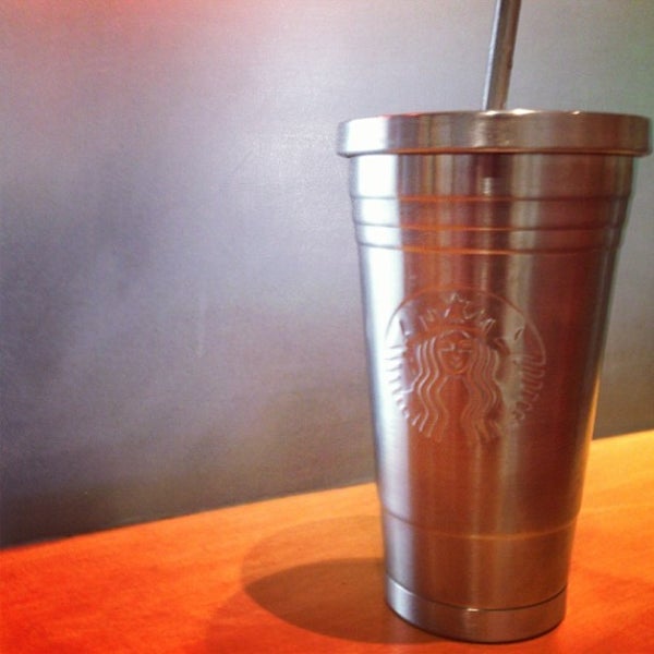Foto tirada no(a) Starbucks Courtenay Central por Ryan em 9/22/2013