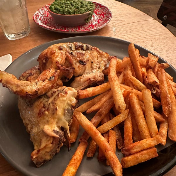 A grilled chicken place. It’s peri peri chicken with plenty of sides. It’s a fast casual restaurant. It’s a comfortable restaurant.