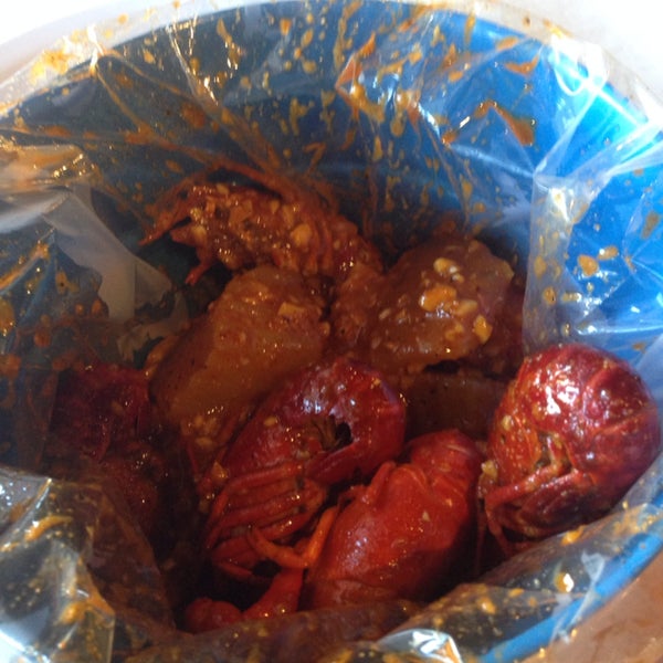 The crawfish was good. The ones on the top are dry while the ones on the bottom are drenched in the sauce. The everything flavor is a delicious hot mess.