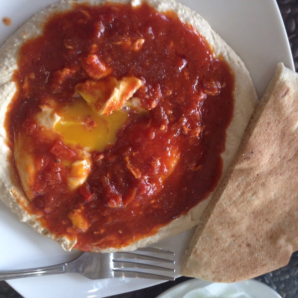 The Israeli shakshuka was excellent. A bed of hummus topped with runny eggs and a tomato sauce. With the pita it's a very filling breakfast