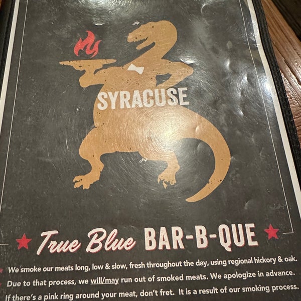 Foto scattata a Dinosaur Bar-B-Que da Becky il 1/18/2024