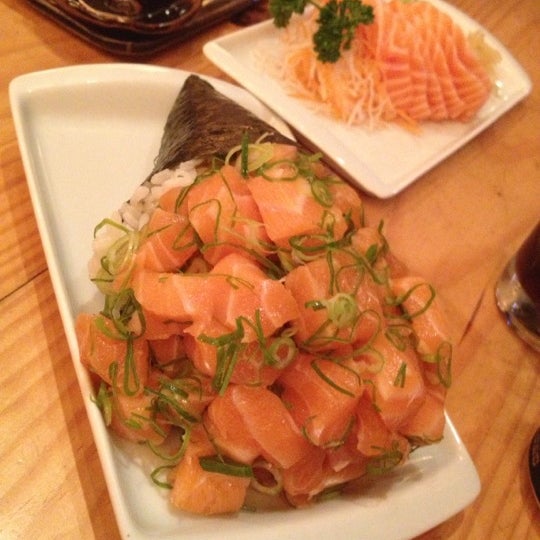 Photo taken at Sushi Yuzu by Marcella M. on 11/23/2012