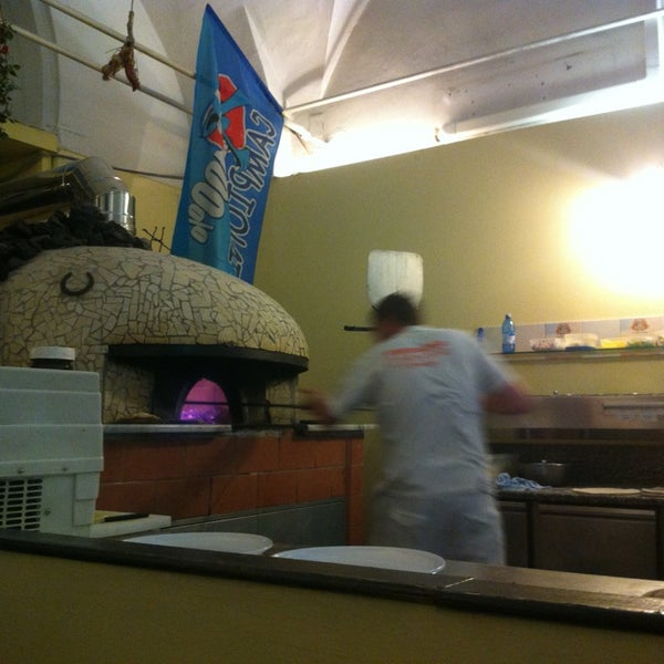 Photo taken at Pizzeria O&#39; Vesuvio Napoletana Forno Legna by Mylin P. on 5/5/2013