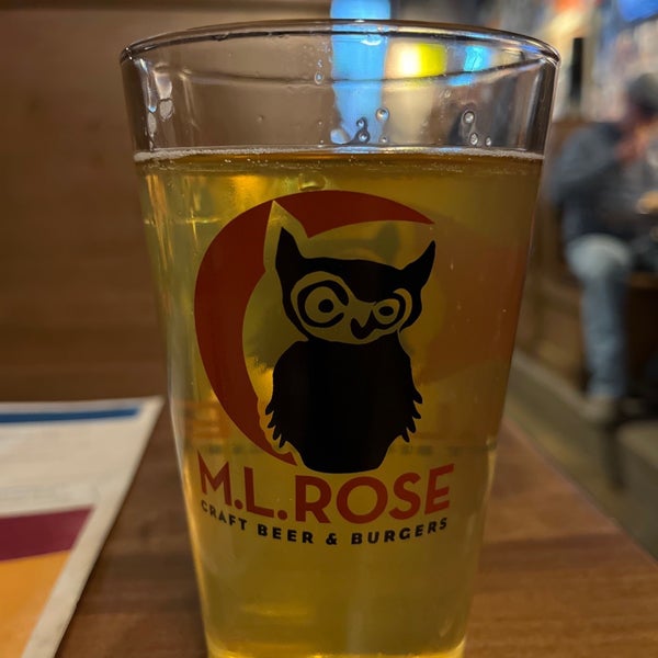 Photo taken at M.L.Rose Craft Beer &amp; Burgers by Billy T. on 2/17/2024