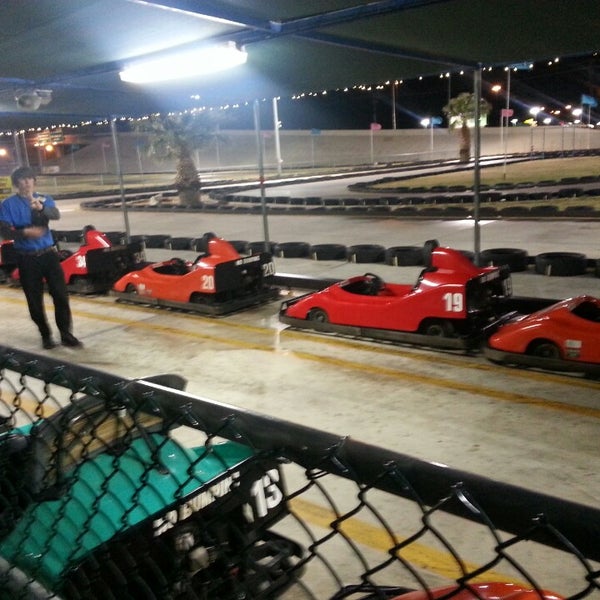 Foto tirada no(a) Las Vegas Mini Gran Prix por Steve M. em 3/4/2013