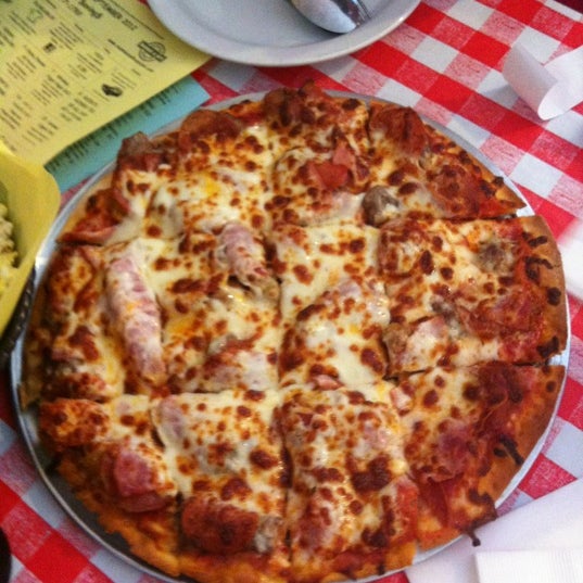 9/23/2012にParis N.がMannie &amp; Bo&#39;s Pizzeriaで撮った写真