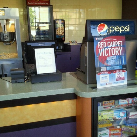 Regency Foothill Cinema 10 Movie Theater