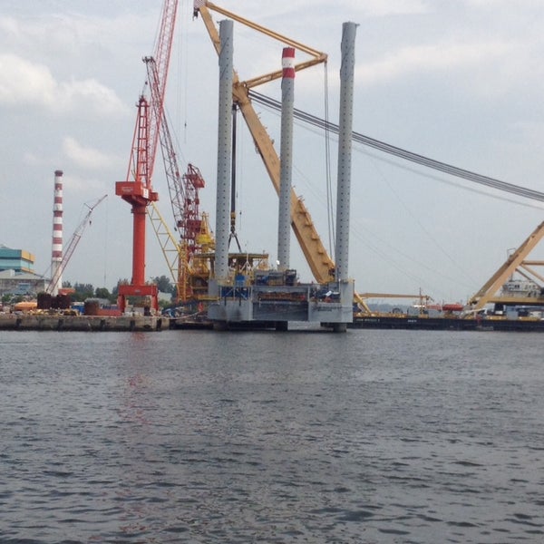Dock 1. First dock бот. док 1. c7m1_docks.