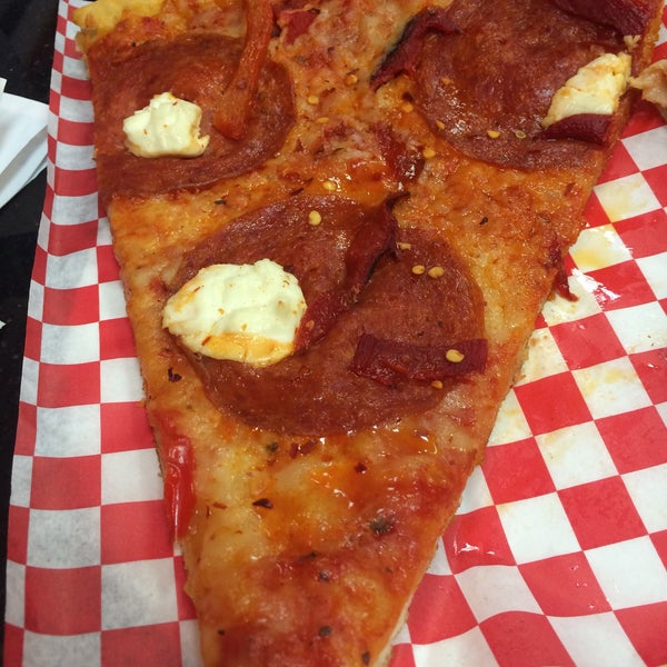8/8/2015에 Victor M.님이 Joe’s New York Pizza에서 찍은 사진