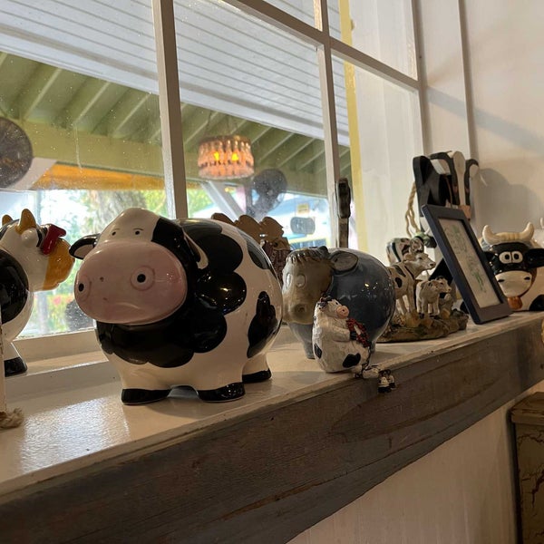 The Island Cow - Sanibel, FL