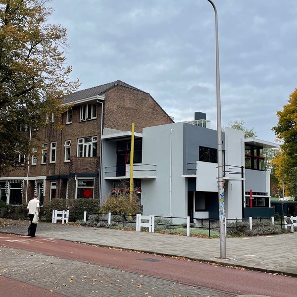 Foto scattata a Rietveld Schröderhuis da Nastia O. il 10/21/2022