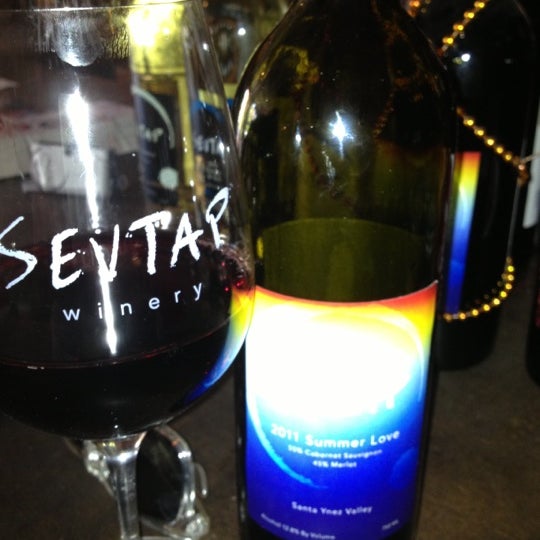 Foto scattata a Sevtap Tasting Room da Monica D. il 6/17/2013