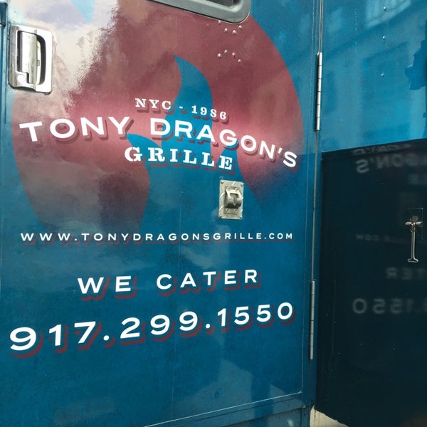 Foto tirada no(a) Tony Dragon&#39;s Grille por Louise G. em 3/9/2018