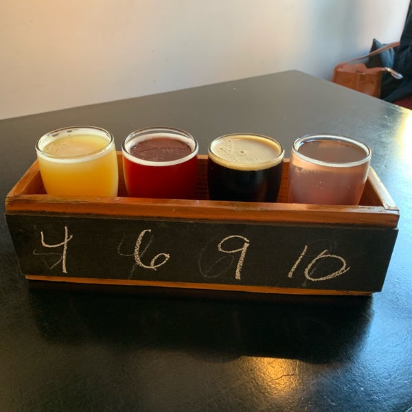 Снимок сделан в Beer Shop NYC пользователем Louise G. 5/25/2019