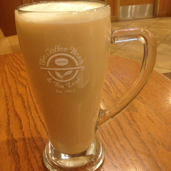 Photo taken at The Coffee Bean &amp; Tea Leaf by Becca E. on 1/30/2013