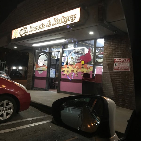 12/11/2019 tarihinde Isaarr79ziyaretçi tarafından DK&#39;s Donuts and Bakery'de çekilen fotoğraf